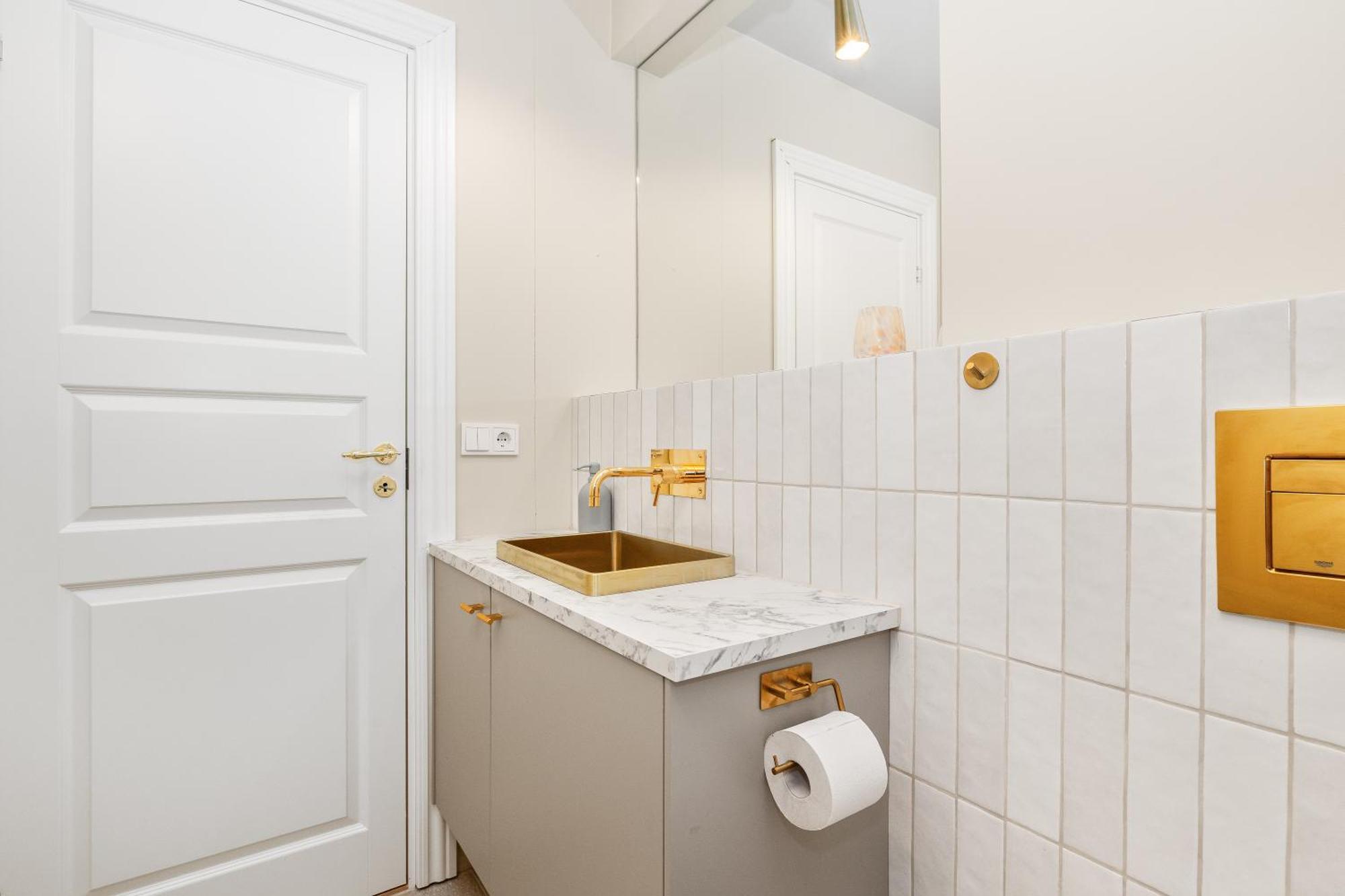 Downtown Baldursbra - Two Bedroom Apartment レイキャヴィーク エクステリア 写真