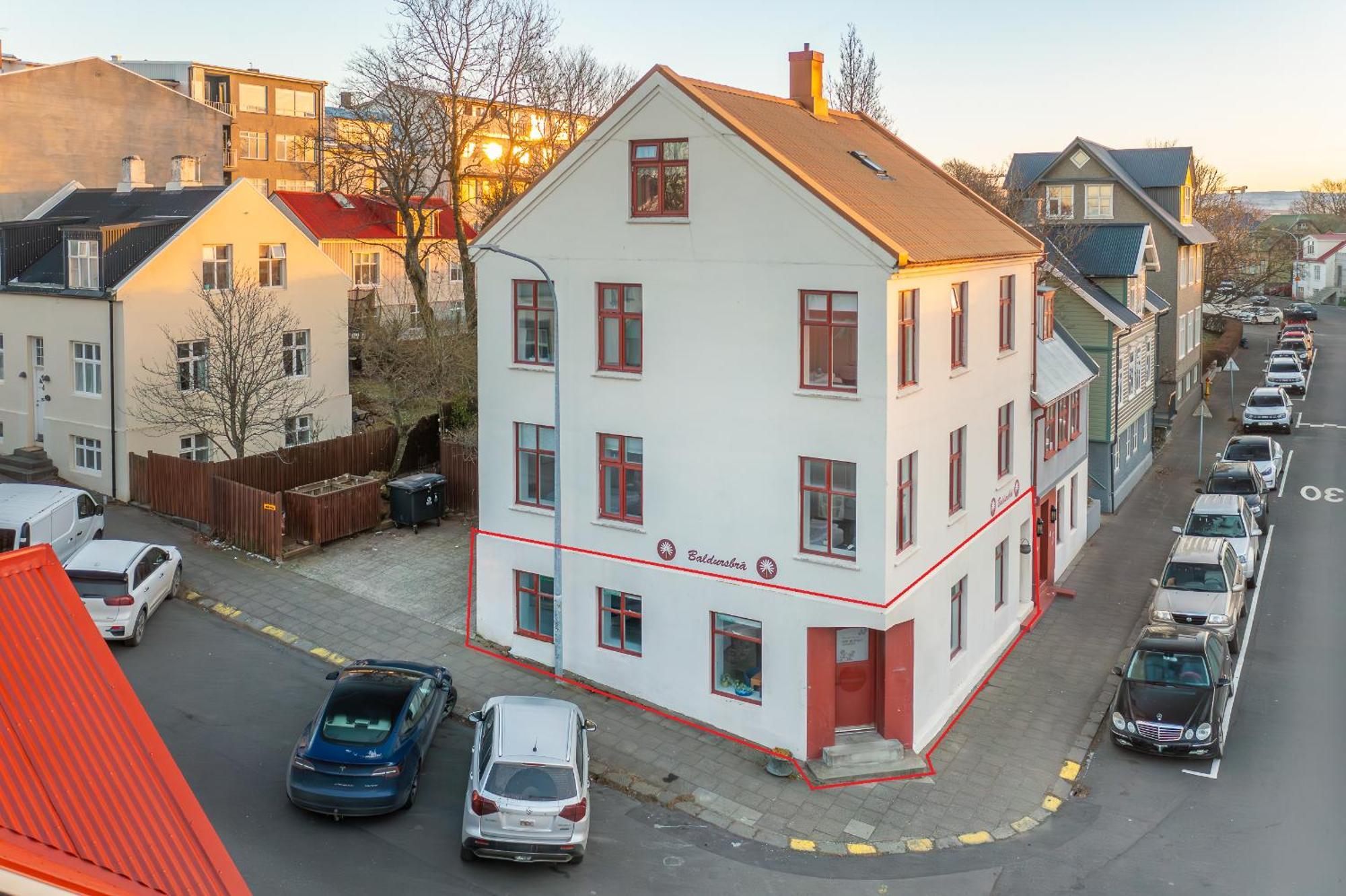 Downtown Baldursbra - Two Bedroom Apartment レイキャヴィーク エクステリア 写真